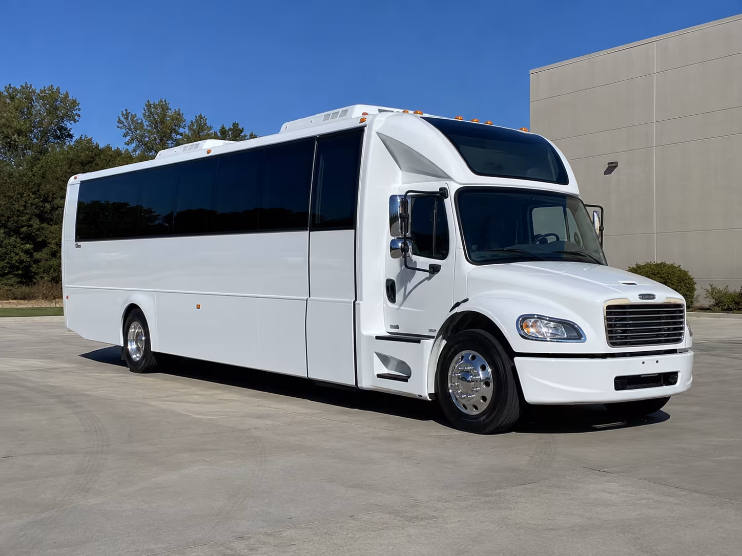 queen creek 28 passenger party bus